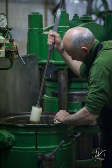 Photographe produits & reportage métier Huilerie Beaujolaise